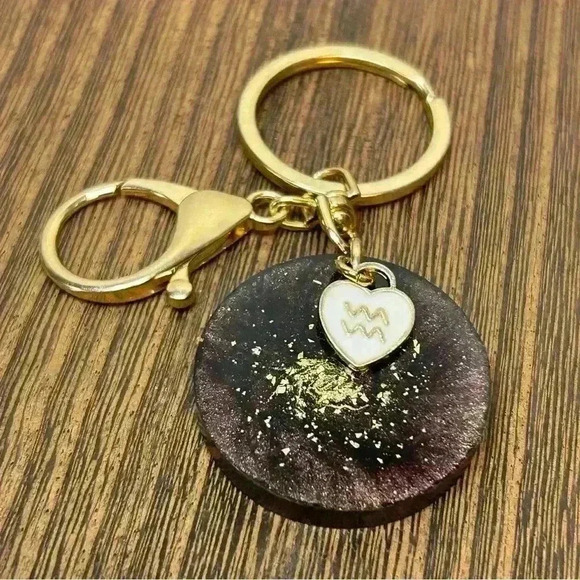 Gold Tone Keychain with Hand Crafted Zodiac Aquarius Medallion and Heart Charm - Picture 1 of 2
